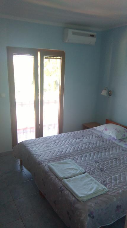 Guest House Bocac Sali Bilik gambar