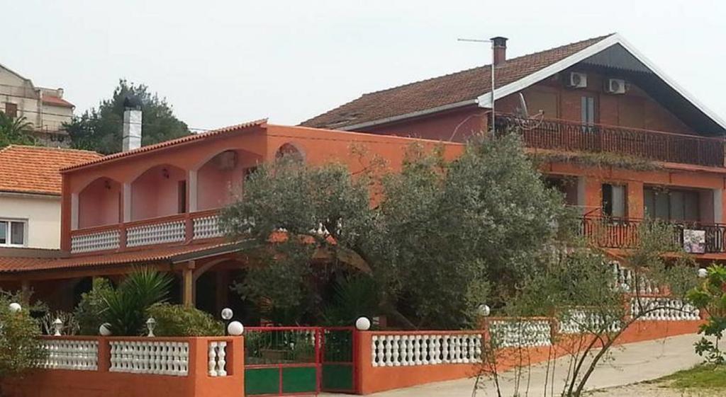 Guest House Bocac Sali Bilik gambar